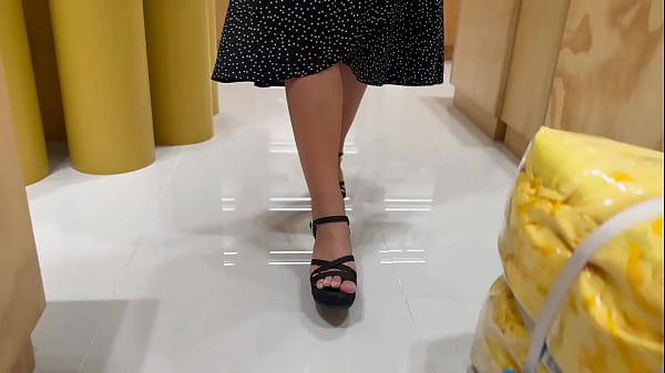 FOOTJOB for a stranger: He bought a HOT MILF shoes and she SATISFIED his desire to CUM on her FEET