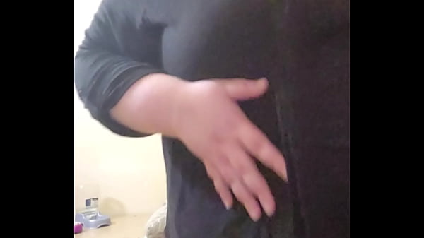 Bbw gets naked