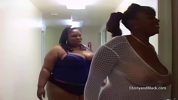 Supersized ebony duo with foul mouths work a white mans cock